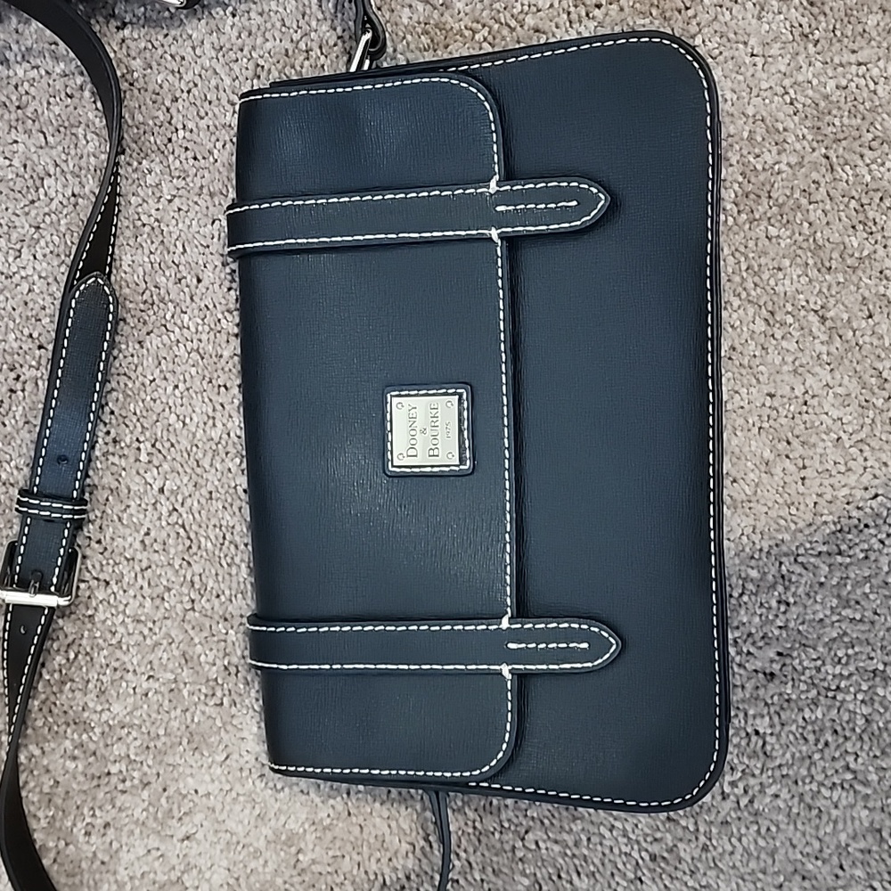 Dooney & Bourke purse